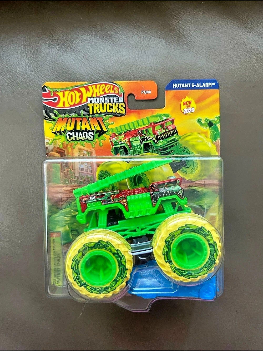 Hot Wheels Monster Trucks Mutant 5-Alarm / Gunkster 1:64 scale die-cast